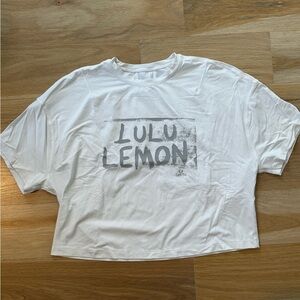 Lululemon crop tank Ed Curtis edition size 6